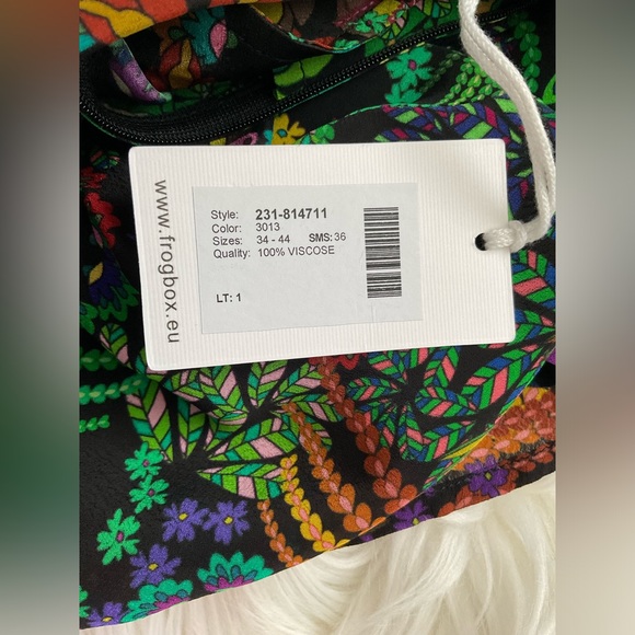 🛑🛑🛑COLOURFUL SKIRT 🌸 - Picture 8 of 9